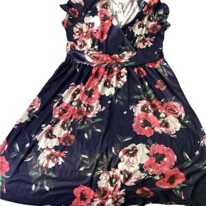 Ouges women’s v-neck floral dress size 2xl (NWT)